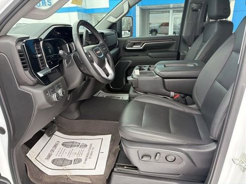 Used 2024 GMC Sierra 3500 SLT AWD/4WD image 16