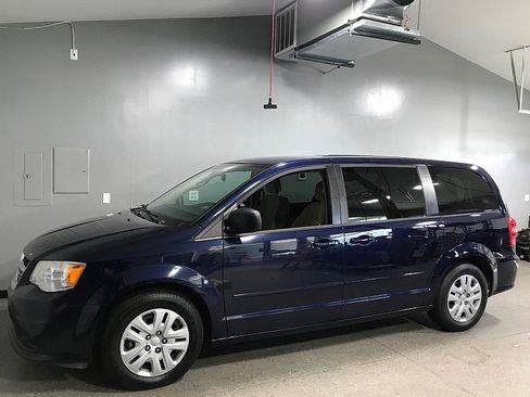 Used 2016 Dodge Grand Caravan SE w/ Quick Order Package 29E SE FWD image 7