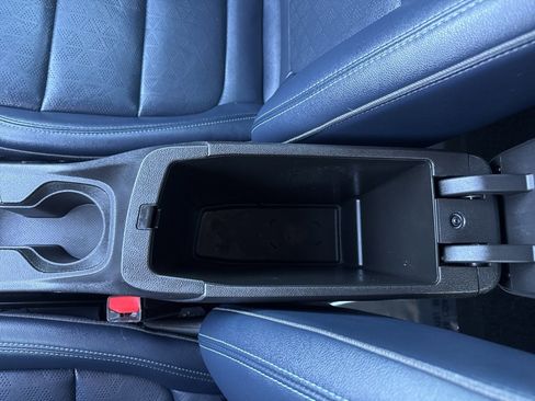 Used 2022 Chevrolet Bolt EUV LT w/ Convenience Package image 37