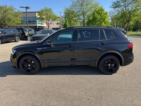 Used 2019 Volkswagen Tiguan SEL R-Line AWD/4WD image 2