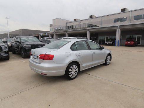 Used 2012 Volkswagen Jetta SE FWD image 10