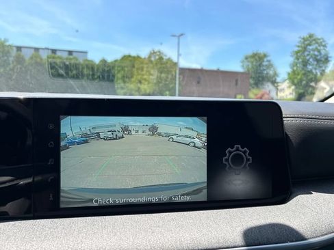 Certified 2025 Nissan Kicks SV AWD/4WD image 18