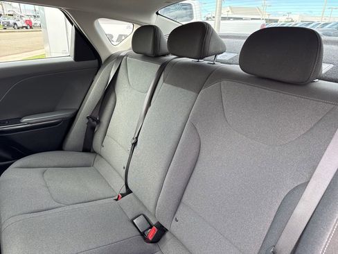 Used 2025 Kia K4 LXS image 15