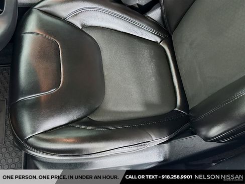 Used 2019 Jeep Cherokee Latitude Plus image 18