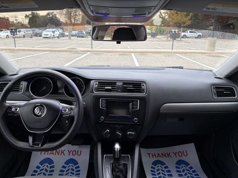 Used 2017 Volkswagen Jetta S image 24