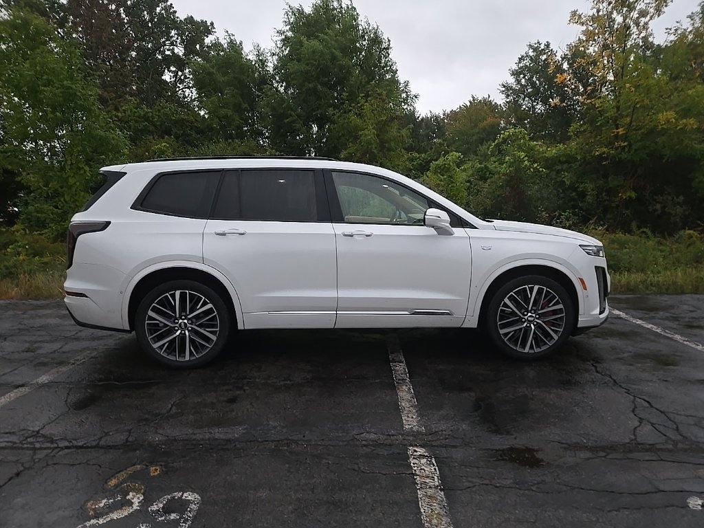 Certified 2023 Cadillac XT6 Sport w/ Platinum Package AWD/4WD image 8
