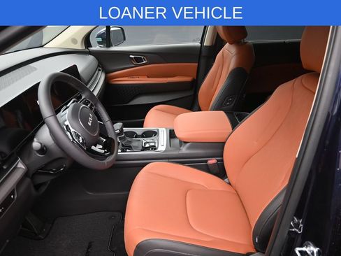 Used 2026 Kia Carnival EX FWD image 13
