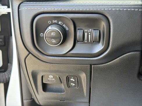 Used 2023 RAM 1500 Limited AWD/4WD image 14