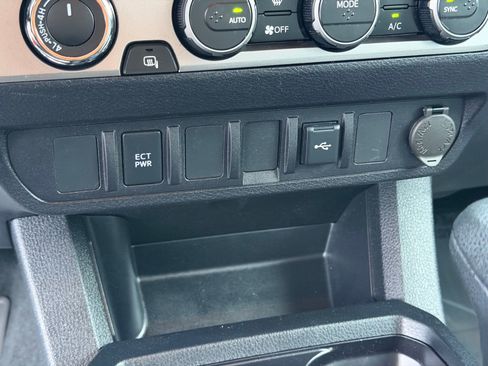 Used 2023 Toyota Tacoma SR image 22