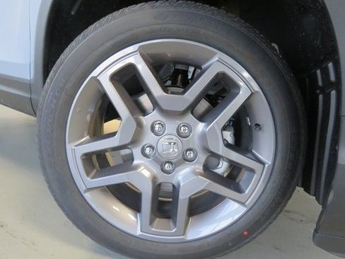 Used 2023 Honda Passport EX-L image 3