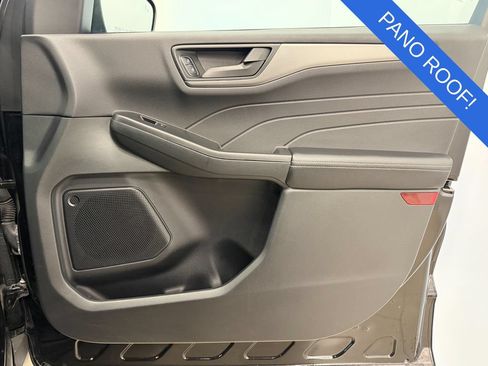 Used 2025 Ford Escape Active w/ Tech Pack #1 FWD image 12