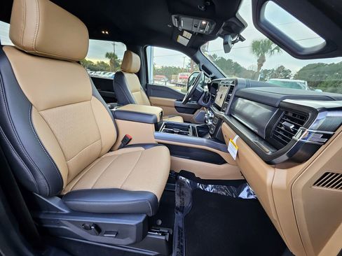 New 2026 Ford F250 Lariat w/ Chrome Package image 9