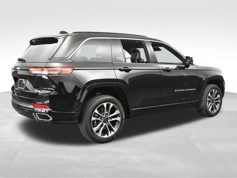 Used 2024 Jeep Grand Cherokee Overland w/ Luxury Tech Group IV image 6