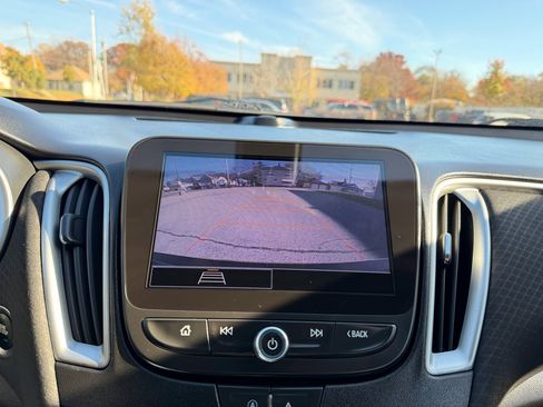 Used 2022 Chevrolet Malibu LT image 13