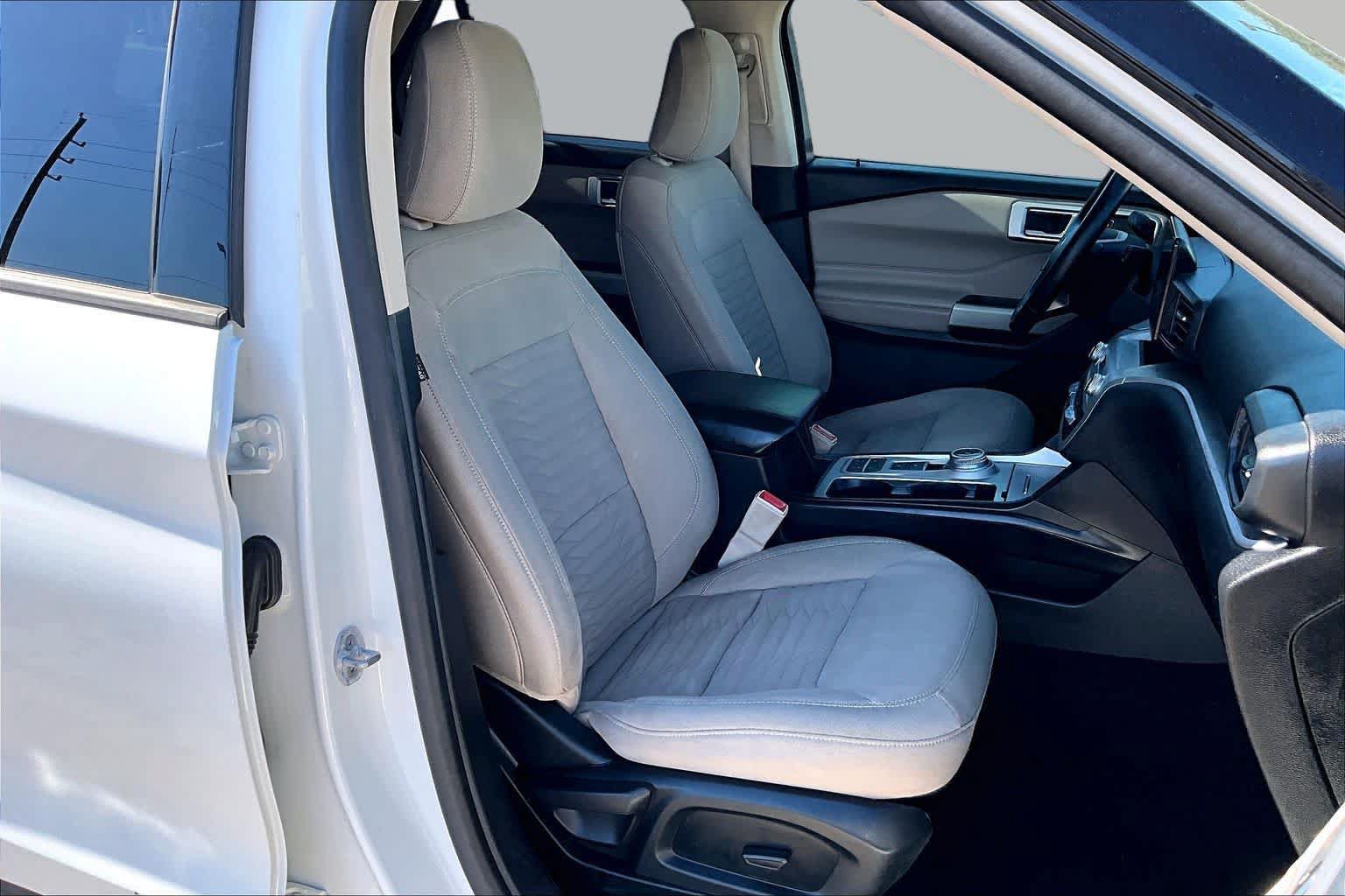 Used 2021 Ford Explorer XLT RWD image 8