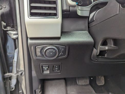 Used 2020 Ford F150 Lariat image 17