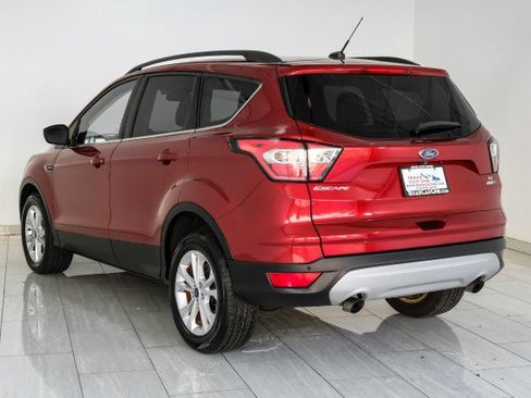 Used 2017 Ford Escape SE w/ Equipment Group 201A AWD/4WD image 8