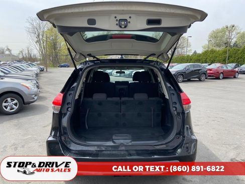 Used 2017 Nissan Rogue S w/ S Family Package image 20