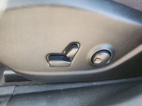 Used 2023 Jeep Cherokee Altitude Lux image 12