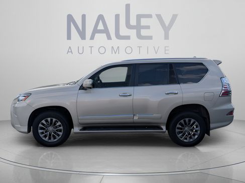Used 2016 Lexus GX 460 Luxury w/ Preferred Accessory Package AWD/4WD image 2