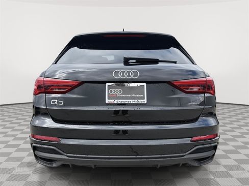 Used 2025 Audi Q3 2.0T Premium w/ Convenience Package AWD/4WD image 4