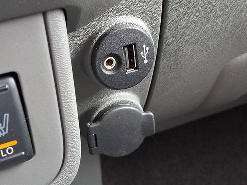 Used 2020 Nissan Frontier SV image 31