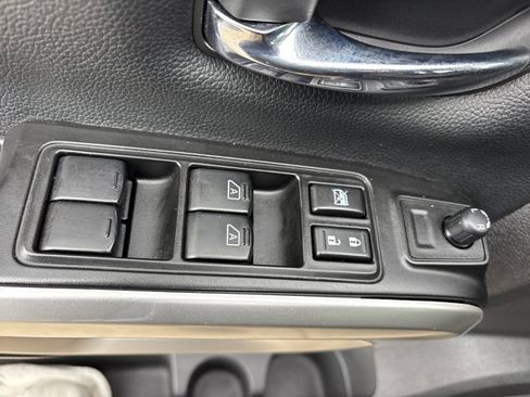 Used 2023 Nissan Titan SV w/ Accessory Utility Package image 19