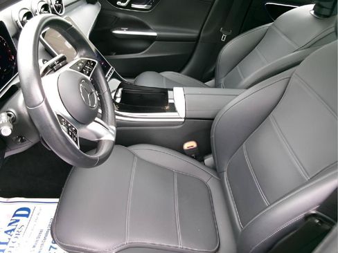 Used 2025 Mercedes-Benz C 300 Sedan image 14