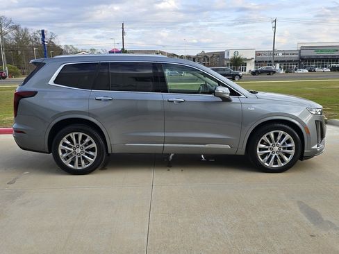 Used 2024 Cadillac XT6 Premium Luxury w/ Technology Package image 6