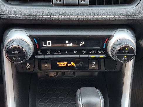 Used 2021 Toyota RAV4 XLE Premium AWD/4WD image 22