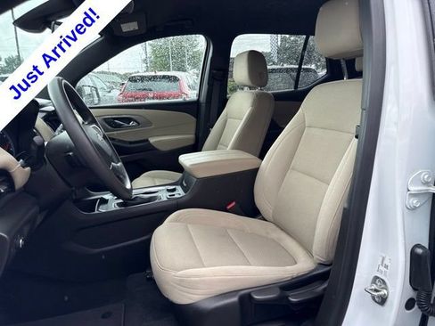 Used 2023 Chevrolet Traverse LS FWD image 9