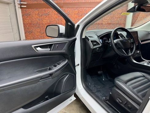 Certified 2022 Ford Edge SEL image 9
