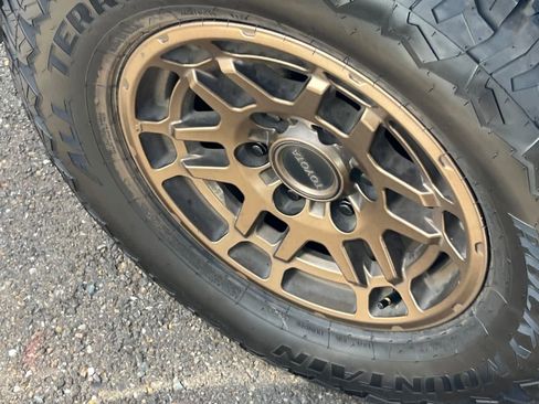 Used 2023 Toyota Tacoma 4x4 Double Cab w/ Trail Edition image 17