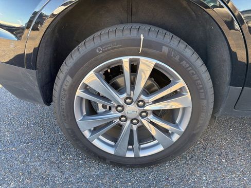 Used 2025 Cadillac XT5 Premium Luxury image 10