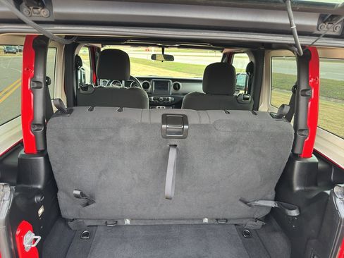 Used 2020 Jeep Wrangler Sport image 16