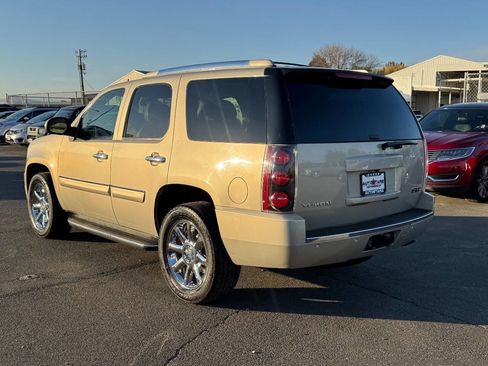 Used 2007 GMC Yukon Denali image 3