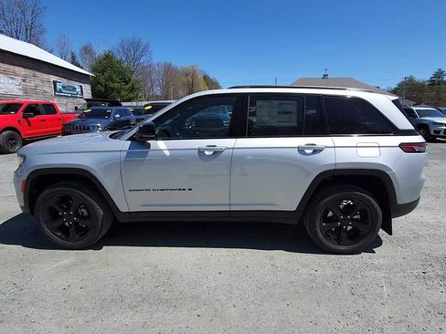 New 2024 Jeep Grand Cherokee Limited w/ Black Appearance Package image 5