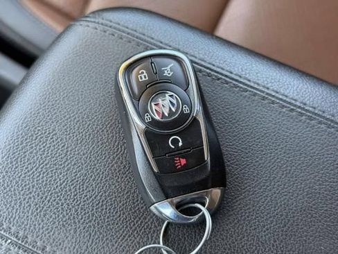 Used 2020 Buick Encore GX Essence FWD image 32