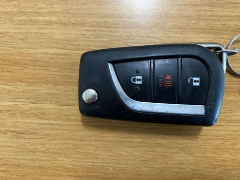 Used 2021 Toyota RAV4 LE image 40