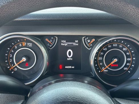 Used 2018 Jeep Wrangler Sport image 23