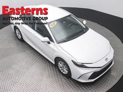 Used 2025 Toyota Camry LE FWD image 3