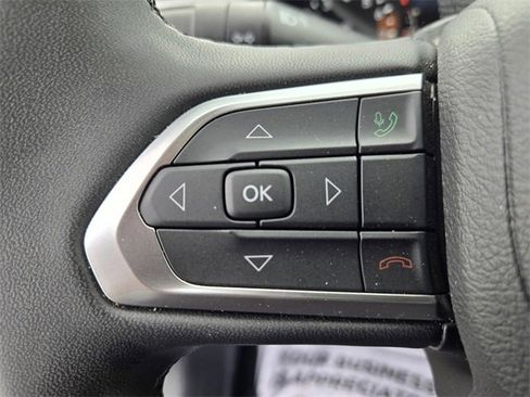 Used 2025 Jeep Compass Latitude image 16