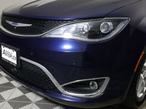 Used 2019 Chrysler Pacifica Touring-L Plus FWD image 40