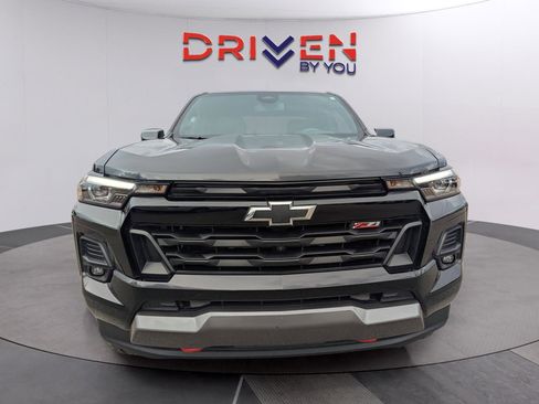 Used 2024 Chevrolet Colorado Z71 w/ Z71 Convenience Package 2 image 8
