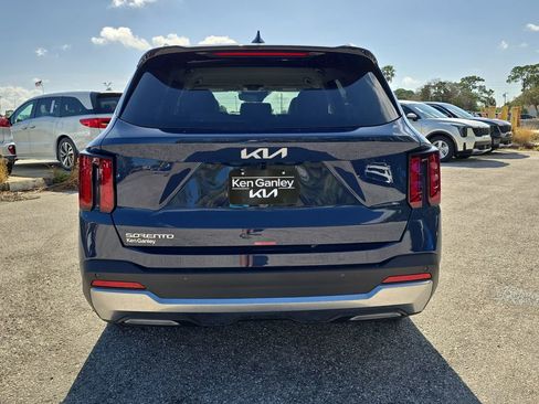New 2026 Kia Sorento S FWD image 7