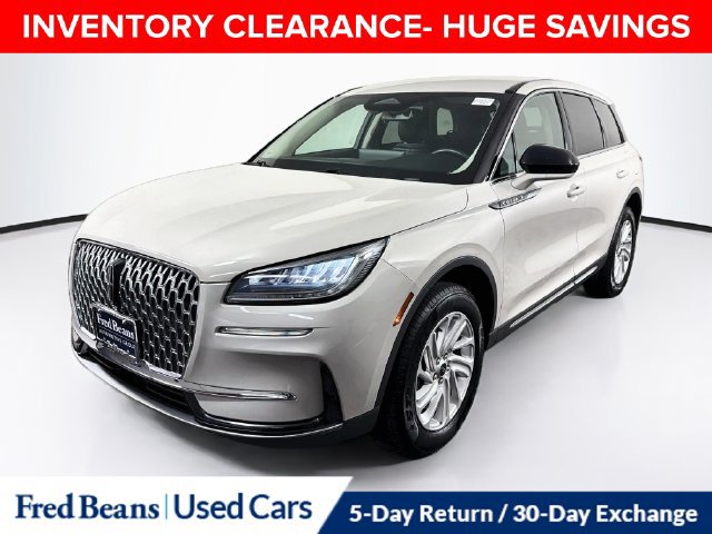 Used 2023 Lincoln Corsair AWD image 3