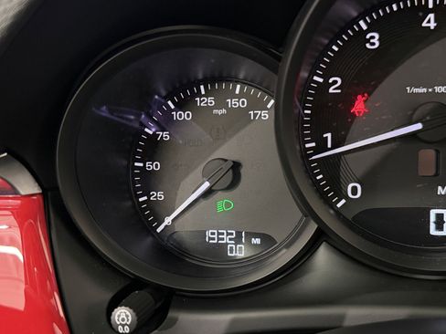 Certified 2024 Porsche Macan image 56