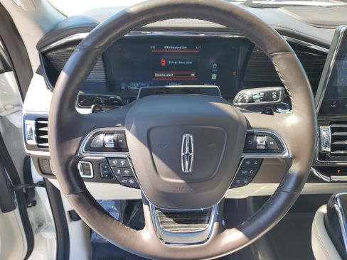 Used 2024 Lincoln Navigator Black Label image 21