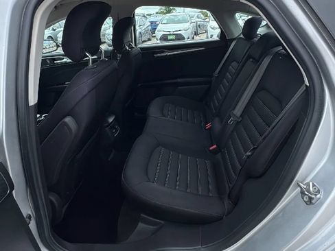Used 2014 Ford Fusion SE FWD image 13