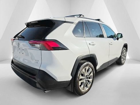Used 2021 Toyota RAV4 XLE Premium AWD/4WD image 5